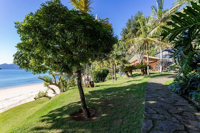 Casa de luxo pé na areia à venda Angra dos Reis frente mar