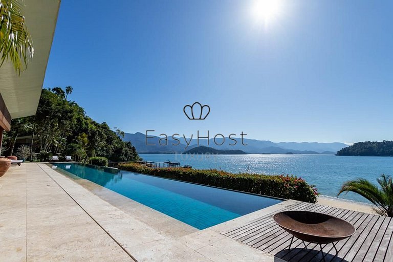 Casa de luxo à venda em Angra dos Reis com piscina e praia -