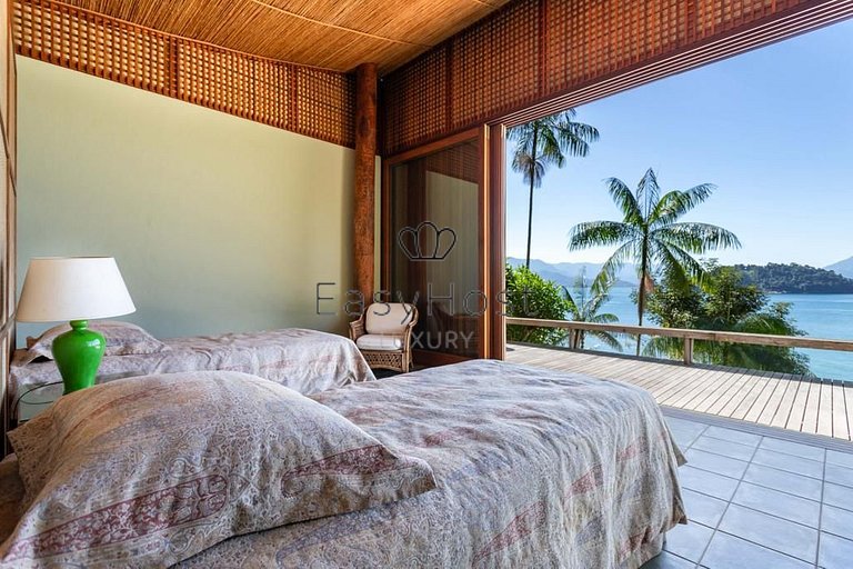 Casa de luxo à venda em Angra dos Reis com piscina e praia -