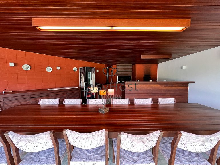 Vacation home in Angra dos Reis with pool and ocean view.