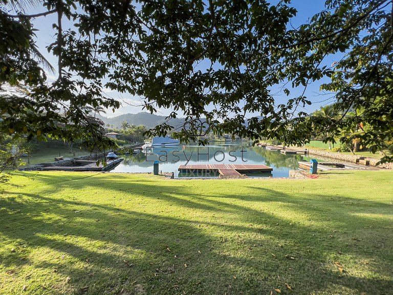 Terreno à venda em Paraty com vista para o canal - PARV06