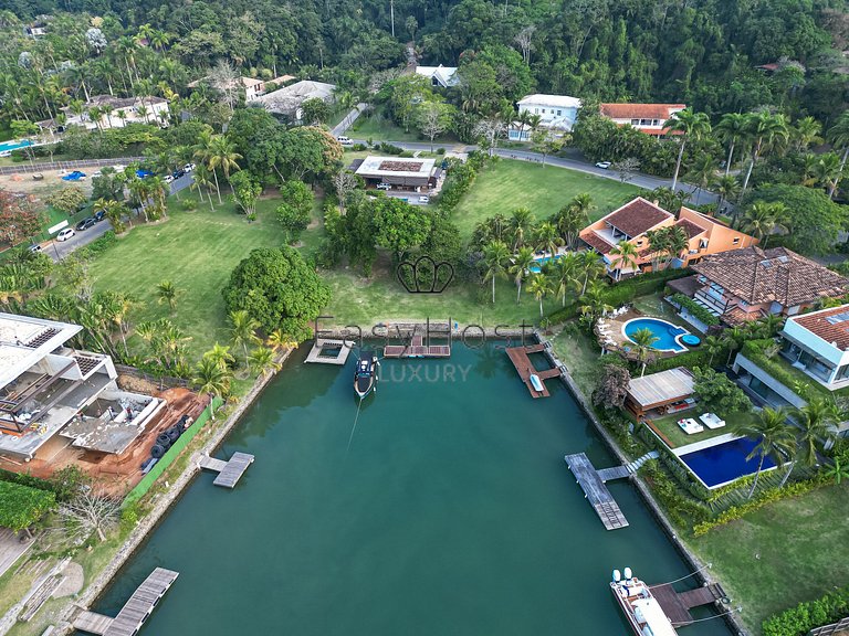 Terreno à venda em Paraty com vista para o canal - PARV06