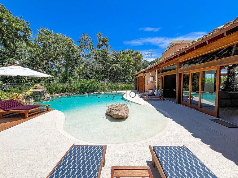 House for sale in Paraty with pool and gourmet area.