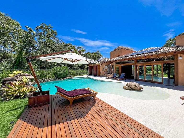 Casa à venda em Paraty com piscina e área gourmet