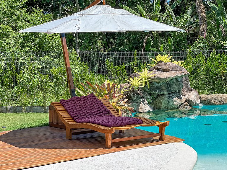 House for sale in Paraty with pool and gourmet area.