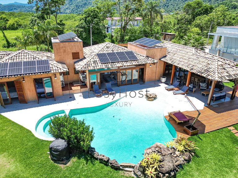 Casa en venta en Paraty con piscina y zona gourmet.