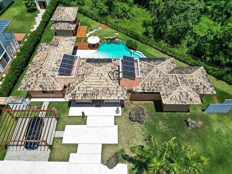 House for sale in Paraty with pool and gourmet area.