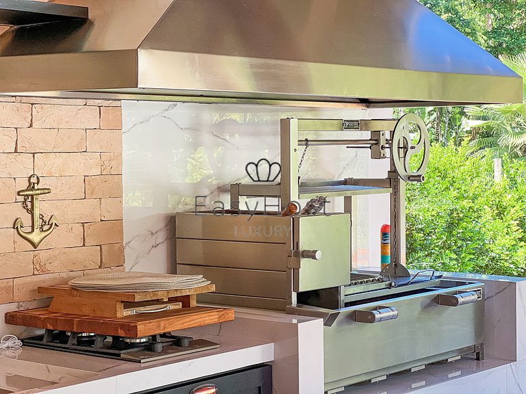 Casa à venda em Paraty com piscina e área gourmet