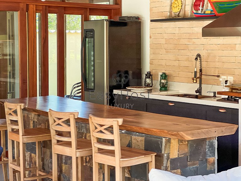 Casa en venta en Paraty con piscina y zona gourmet.