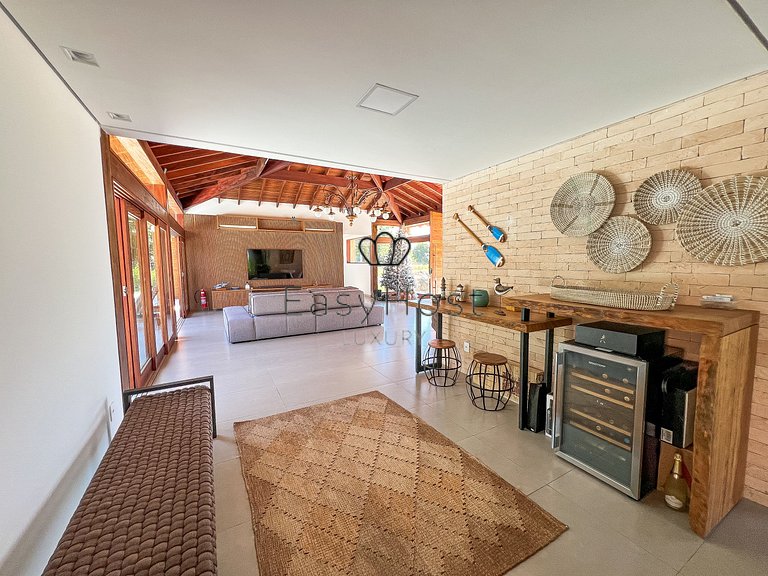 Casa en venta en Paraty con piscina y zona gourmet.