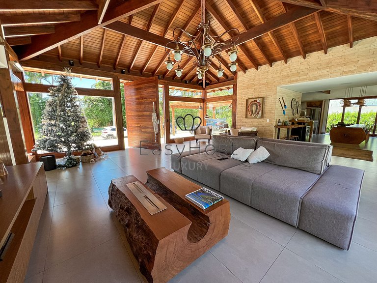 House for sale in Paraty with pool and gourmet area.