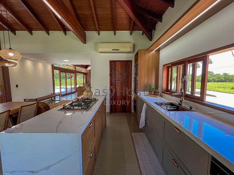 Casa en venta en Paraty con piscina y zona gourmet.