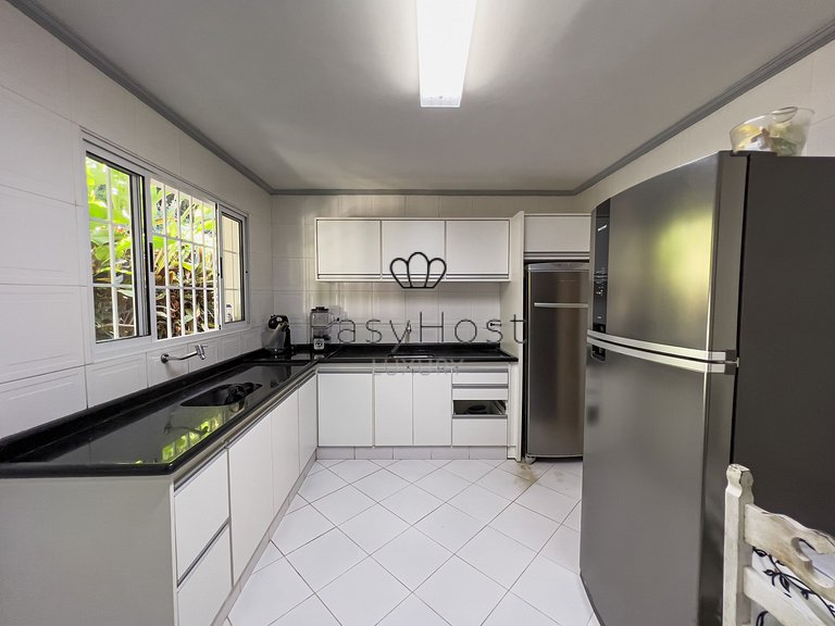 Casa para aluguel por temporada com piscina em Paraty PAR03