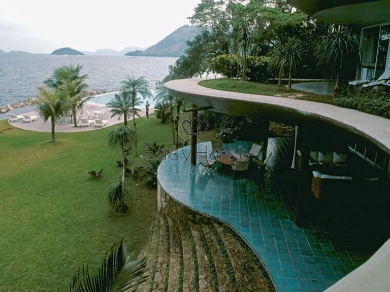 Ilha à venda em Angra dos Reis com piscina beira mar - AngV0