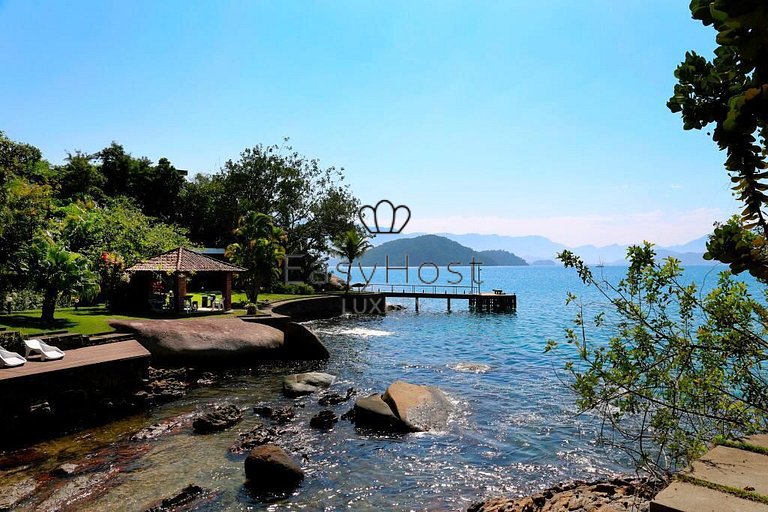Terreno beira mar à venda em Angra dos Reis com imóvel de 03