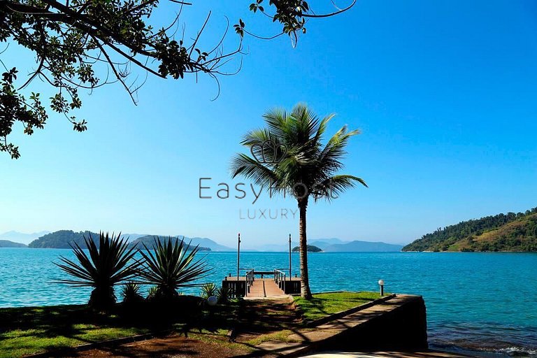 Land by the sea for sale in Angra dos Reis with imóvel