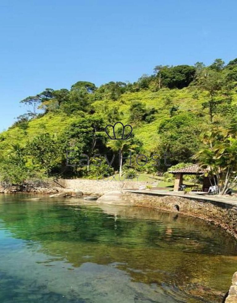 Terreno beira mar à venda em Angra dos Reis com imóvel de 03