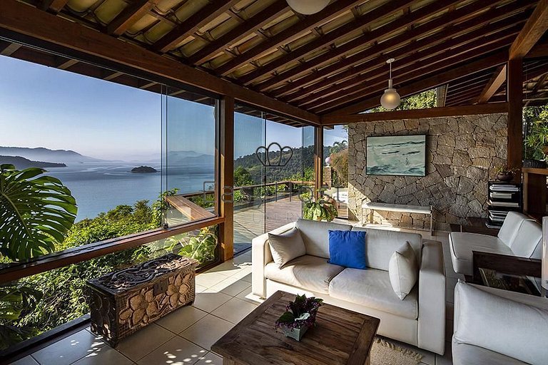 Land by the sea for sale in Angra dos Reis with imóvel