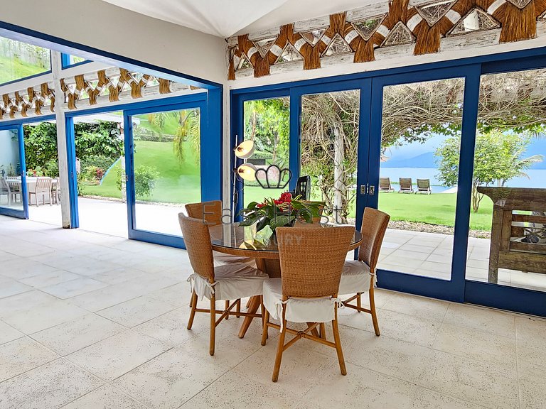 Casa à venda em Angra dos Reis no Condomínio Portogalo