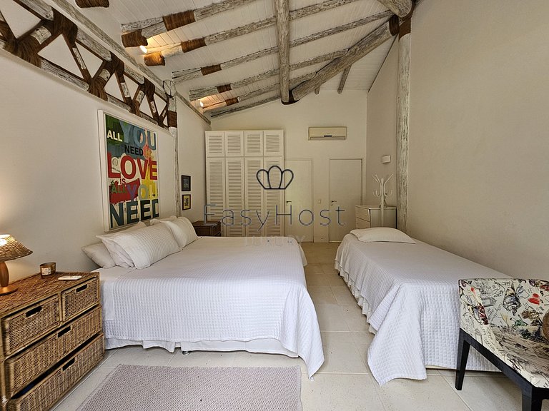 Casa en venta en Angra dos Reis en el Condominio Portogalo.