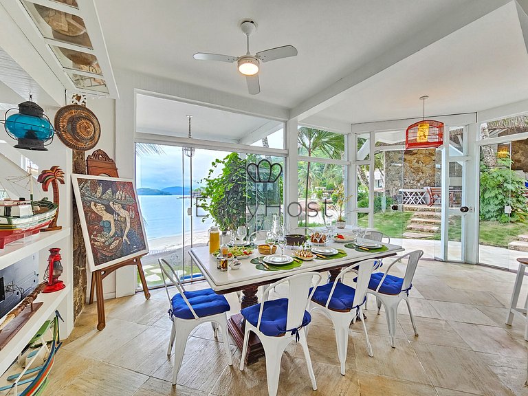 Casa para temporada em Angra dos Reis com piscina e praia