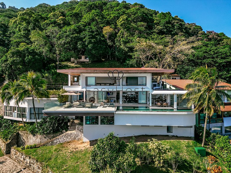 Aluguel de casa de luxo em Angra dos Reis com piscina borda