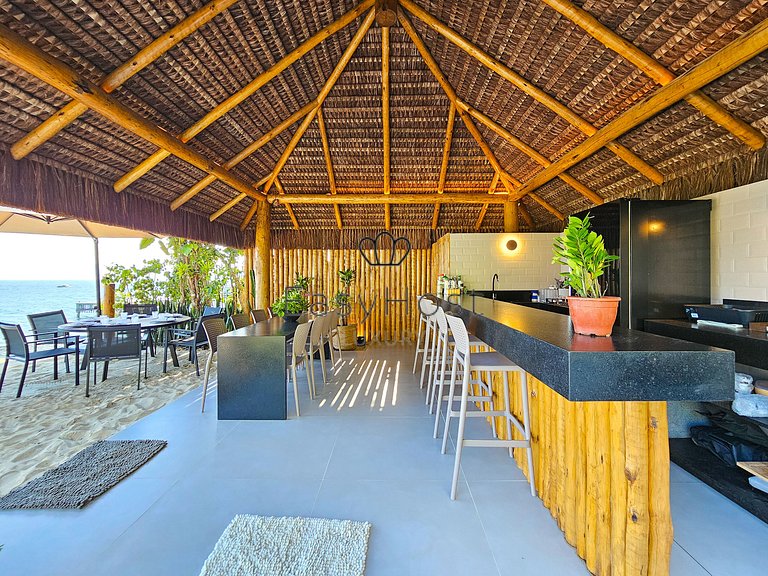 Aluguel de casa de luxo em Angra dos Reis com piscina borda