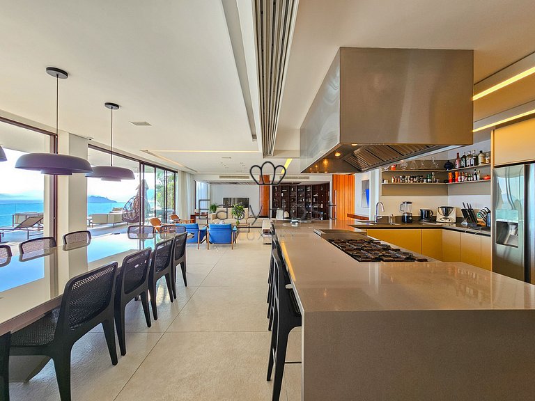 Luxury house for rent in Angra dos Reis with pool ocean view