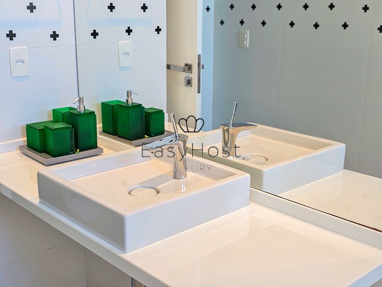 Luxury house for rent in Angra dos Reis with pool ocean view