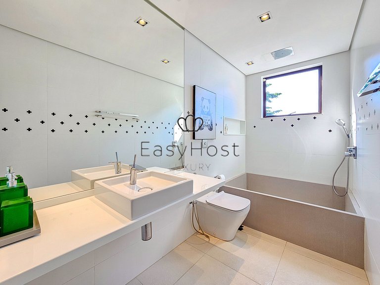 Luxury house for rent in Angra dos Reis with pool ocean view