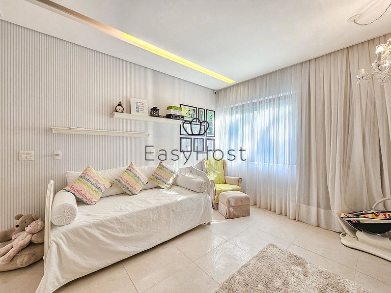 Aluguel de casa de luxo em Angra dos Reis com piscina borda
