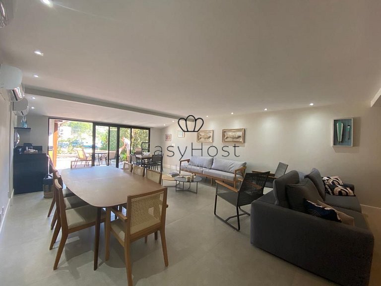 Casa en venta en Angra dos Reis en condominio cerrado.