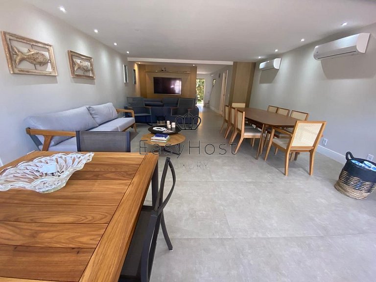 Casa en venta en Angra dos Reis en condominio cerrado.