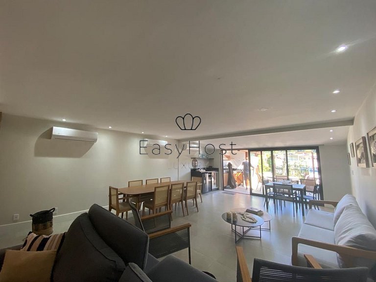 Casa en venta en Angra dos Reis en condominio cerrado.