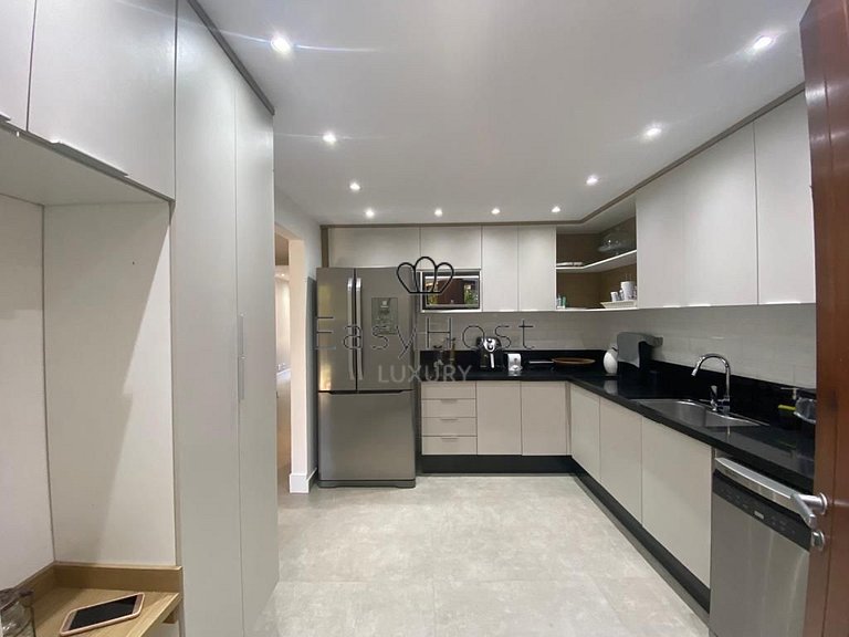 Casa en venta en Angra dos Reis en condominio cerrado.