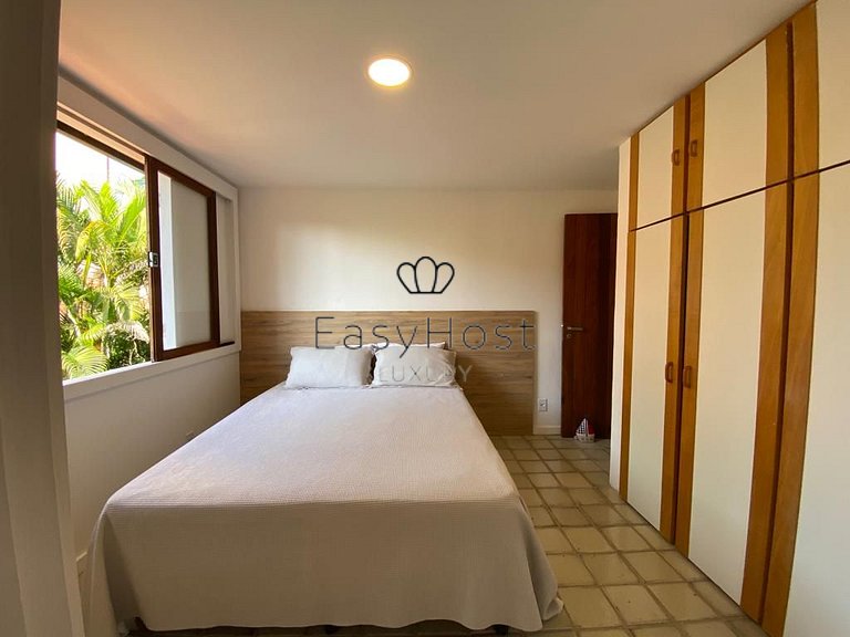 Casa à venda em Angra dos Reis em condomínio fechado