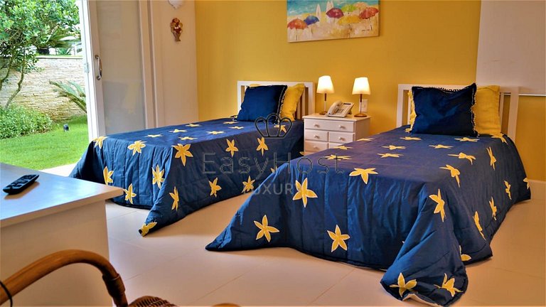 Casa para temporada em Búzios com piscina e vista para o mar