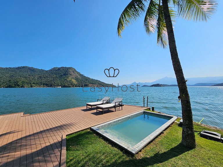 Vacation rental house on the beach in Angra dos Reis, beachf