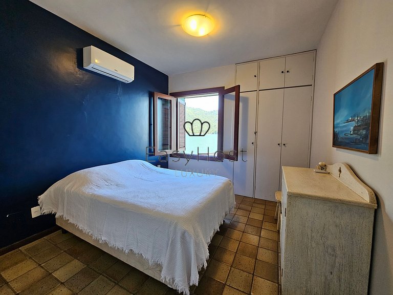 Aluguel de casa em Angra dos Reis com piscina beira mar - AN