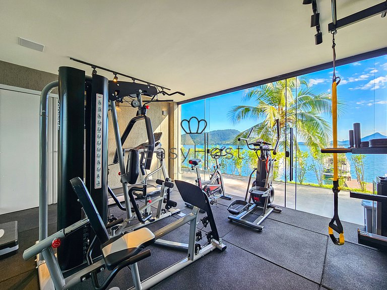 Aluguel de casa luxuosa à beira mar de Angra dos Reis