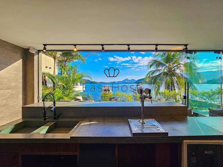 Aluguel de casa luxuosa à beira mar de Angra dos Reis