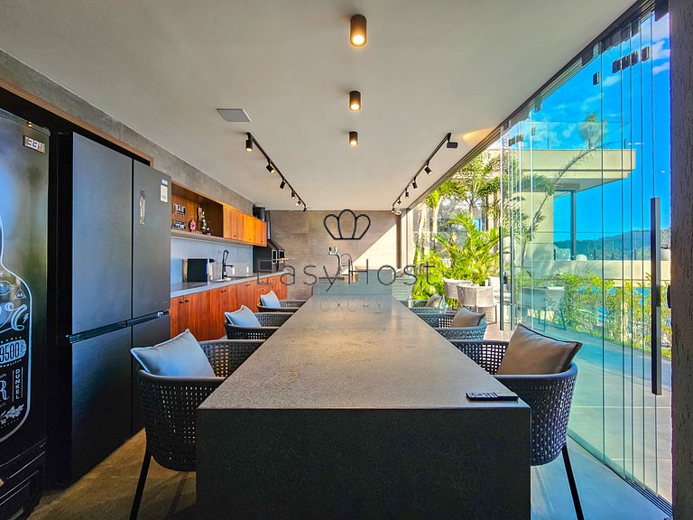 Aluguel de casa luxuosa à beira mar de Angra dos Reis