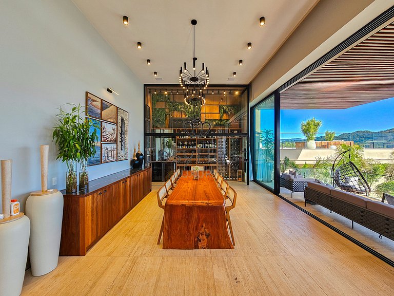 Aluguel de casa luxuosa à beira mar de Angra dos Reis