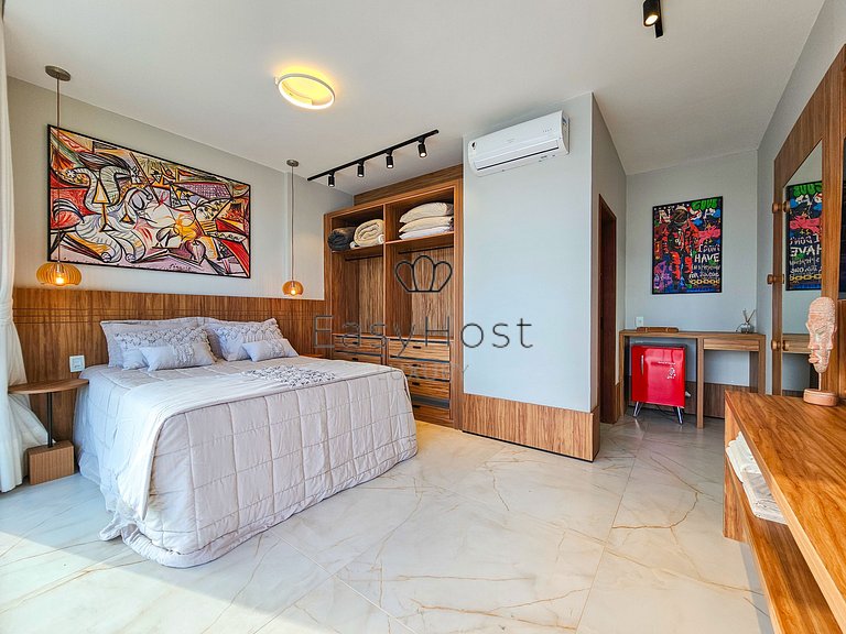 Luxury beachfront house for rent in Angra dos Reis.