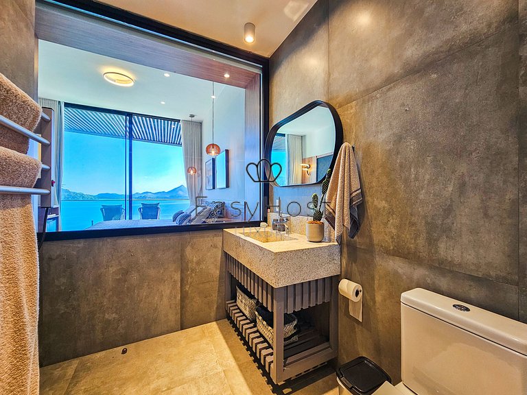 Aluguel de casa luxuosa à beira mar de Angra dos Reis