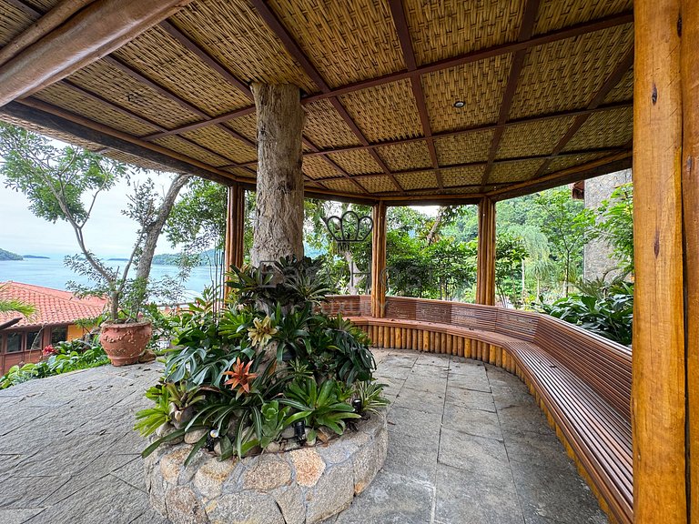 House for sale in Angra dos Reis with pool beach and hot tub