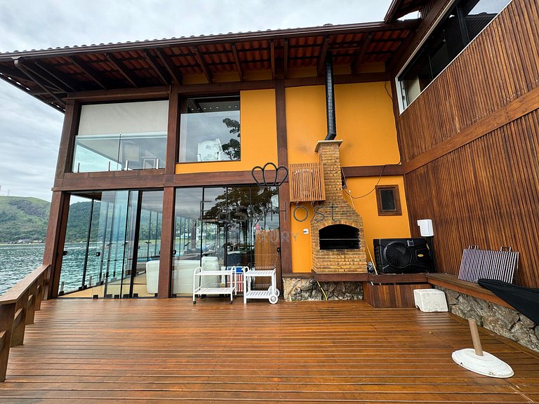 Casa en venta en Angra dos Reis con piscina, playa y jacuzzi