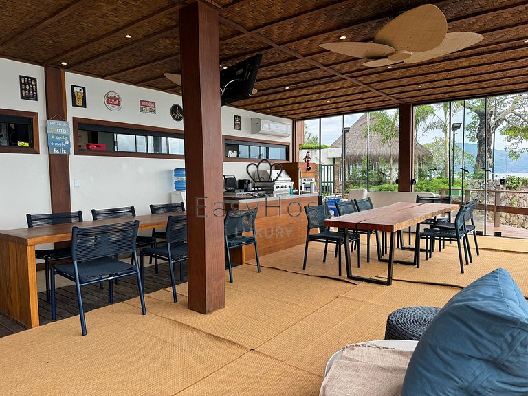 Casa en venta en Angra dos Reis con piscina, playa y jacuzzi