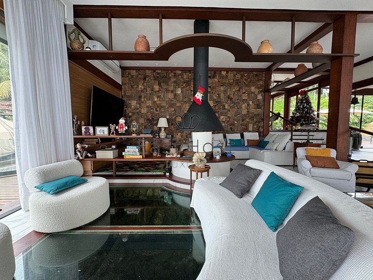 House for sale in Angra dos Reis with pool beach and hot tub