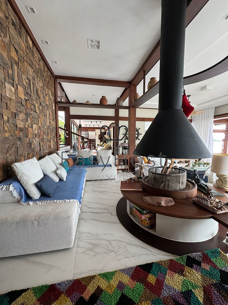 House for sale in Angra dos Reis with pool beach and hot tub